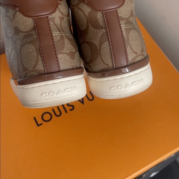 Coach shoes size 8 great condition 😍 - Picture 3 of 4